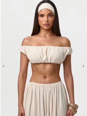 naked wardrobe Off-Shoulder Crop Top in Cream